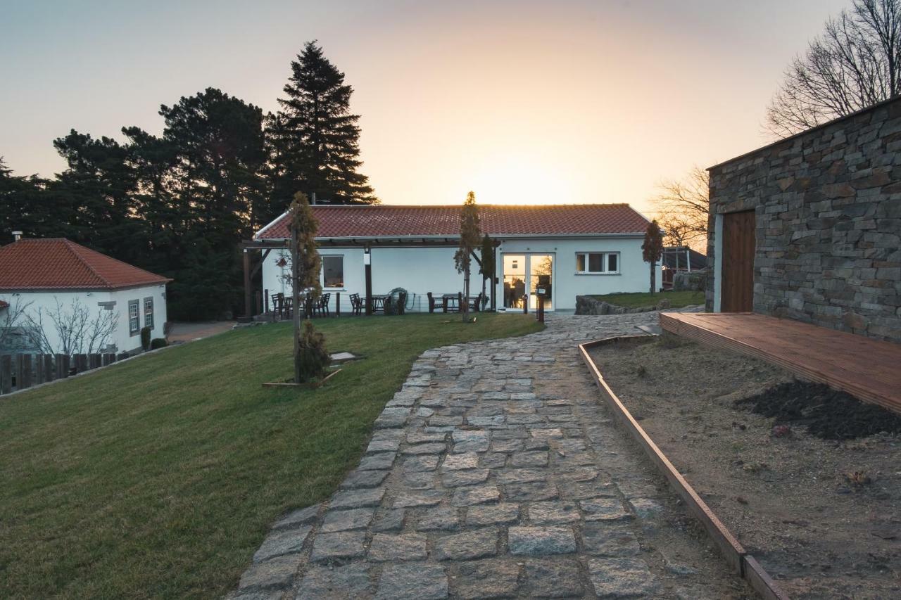 Natura Glamping Hotel Alcongosta Exterior photo